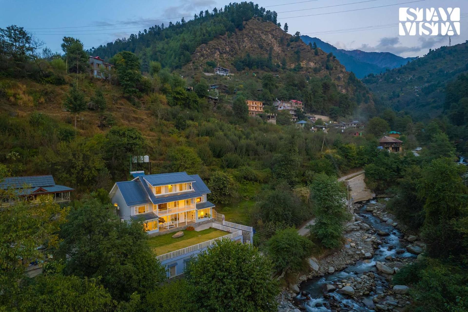 Stayvista At Riverside Symphony Manāli Esterno foto